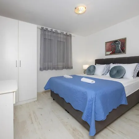 Appartamento 202-6 For 4 Pers In Tučepi